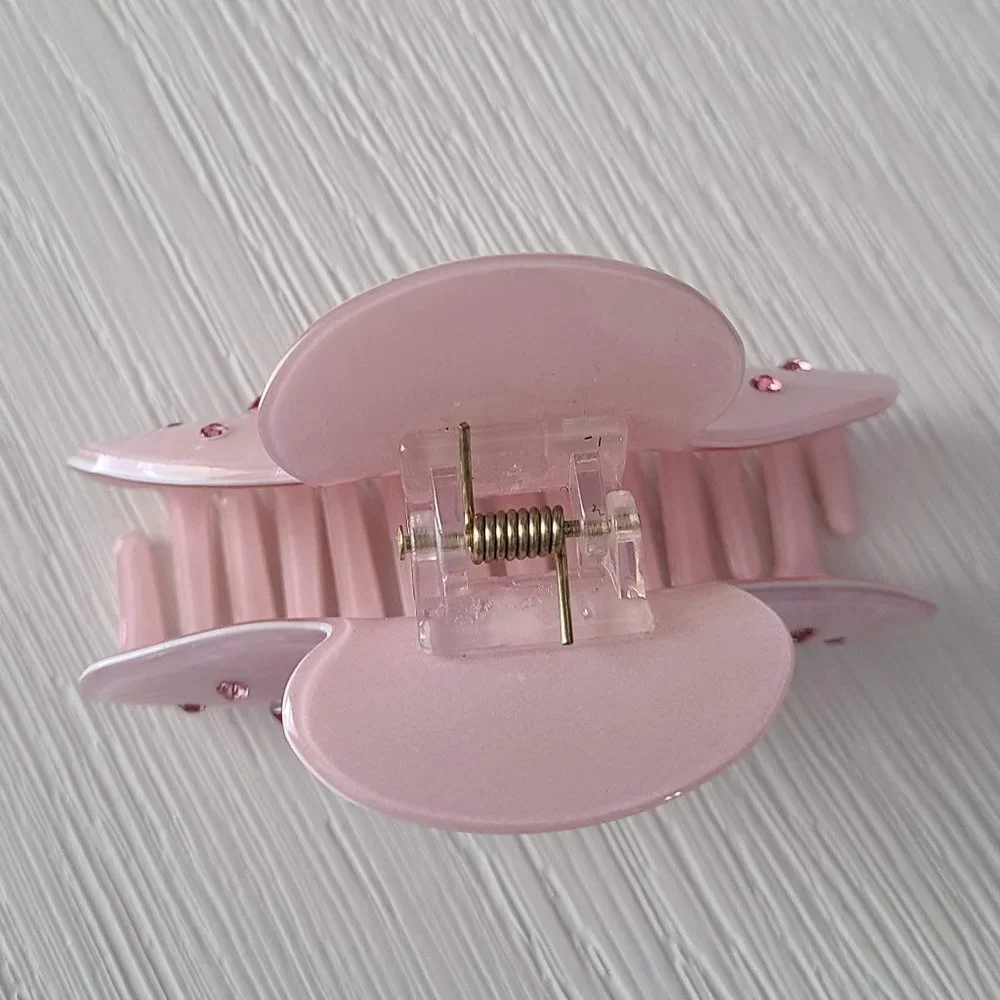 Large Resin Hair Clip - Urban Outfitters